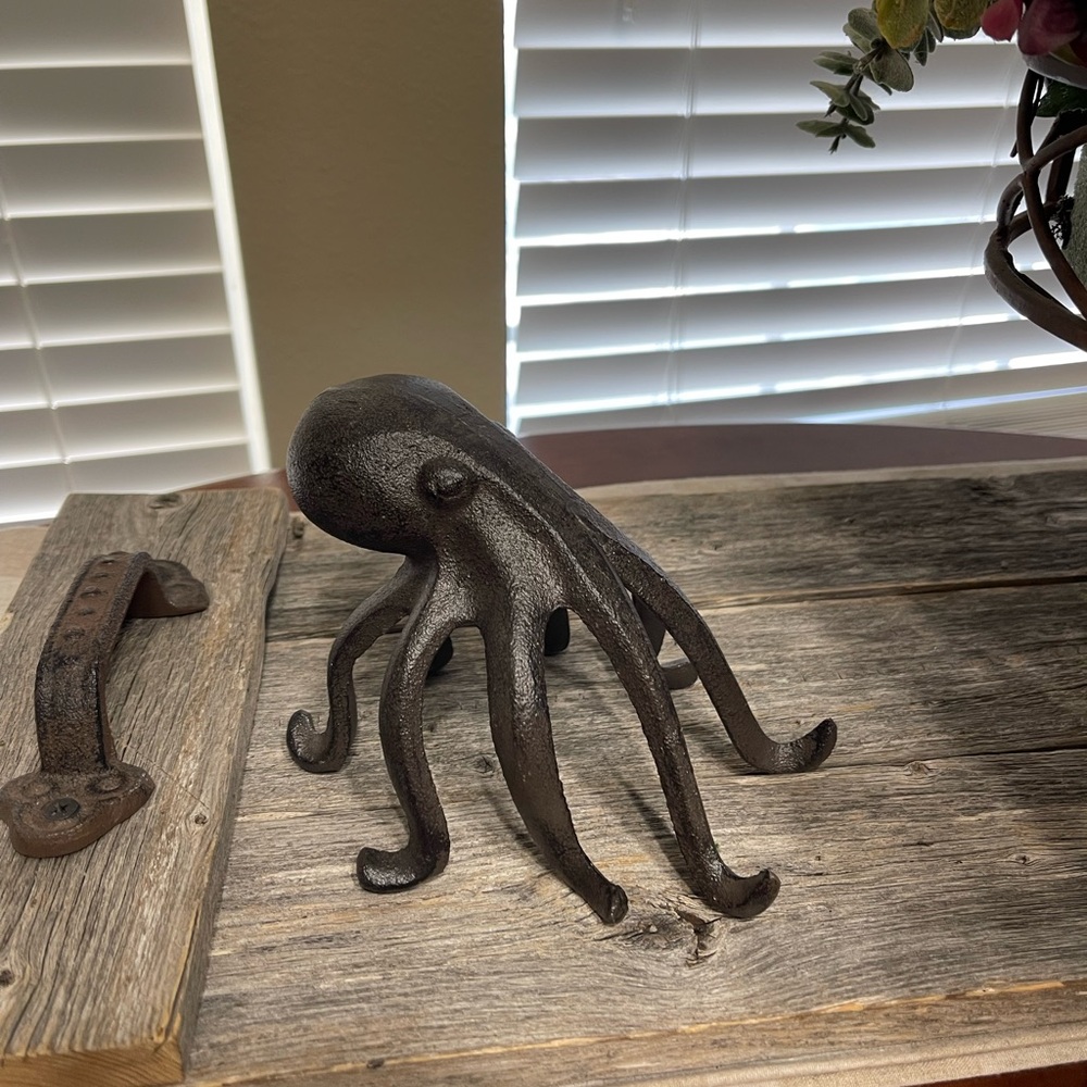 Cast iron octopus Nautical decor paperweight